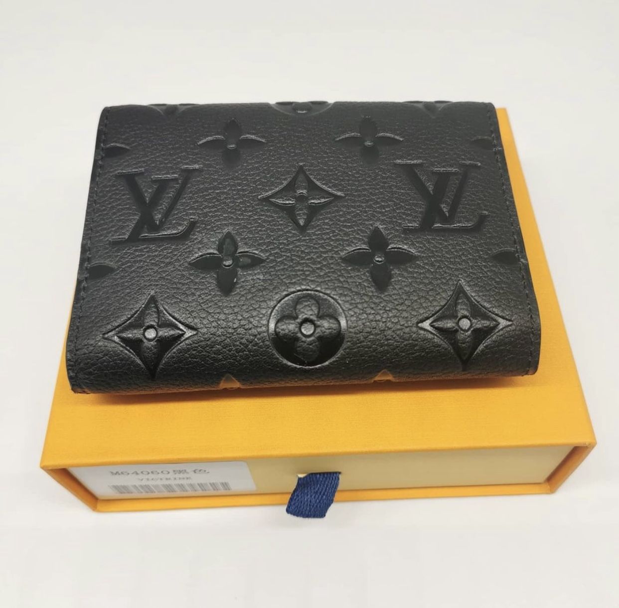 lv wallet cost