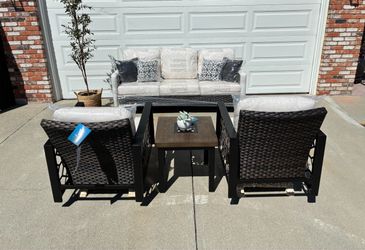 Brand New 4 piece patio furniture set