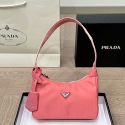 Elegant Pink Tote & Shoulder Bag, Fashionable and Practical