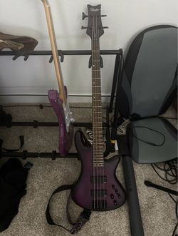 Bass guitar schecter stilleto