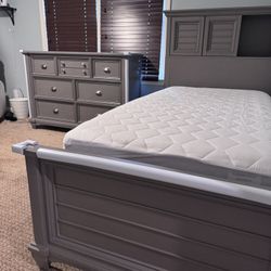 LIKE NEW Kids Gray Bedroom set W/ Twin Mattress 