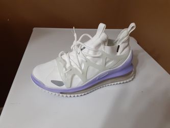 Athletic shoes