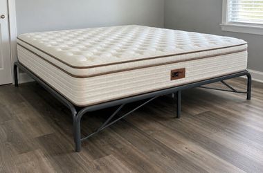 BRAND-NEW KING-SIZE PILLOW-TOP MATTRESS