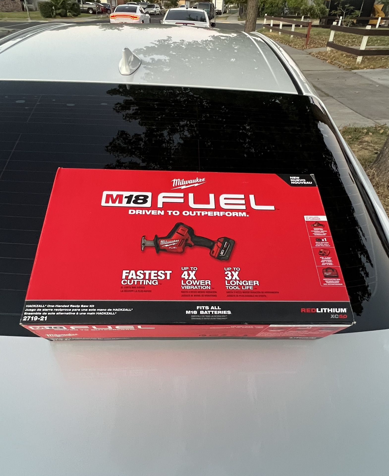 MILWAUKEE M18 FUEL 18V Lithium-lon Brushless Cordless HACKZALL Reciprocating Saw Kit W/(1) 5.0Ah Batteries, Charger & Tool Bag