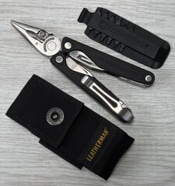 LEATHERMAN CHARGE+ DISCONT. W/SH (A1G014452)