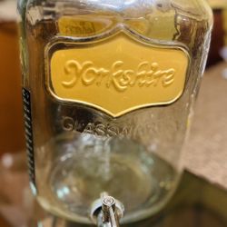 Yorkshire Glassware Beverage Dispenser, 5 liters