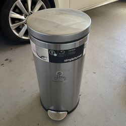 Trash Can 