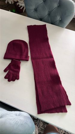 Womens toboggan Glove, Scarf Combo