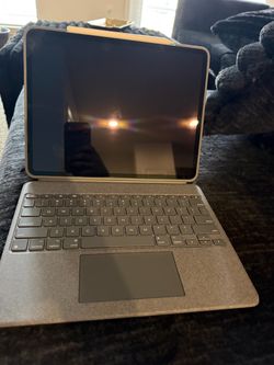 iPad Pro (2022) 12.9in