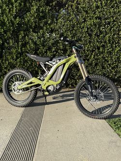 2025 Surron Light Bee X LOW MILES!