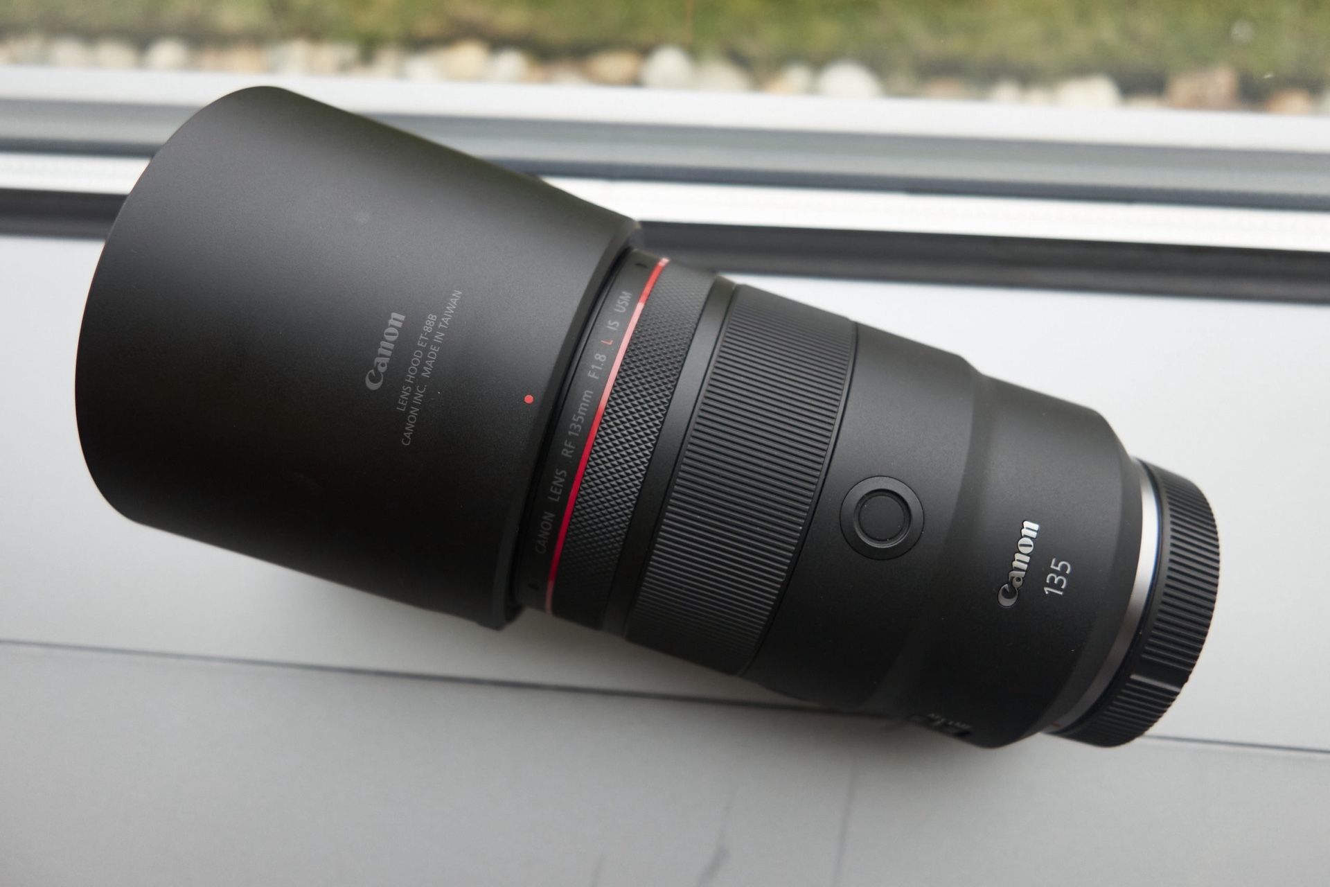 Canon 135mm f/1.8 RF (hardly used)