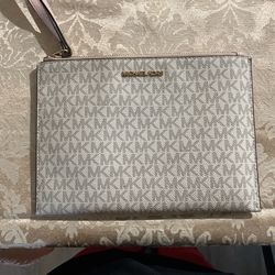 Michael Kors Wristlet