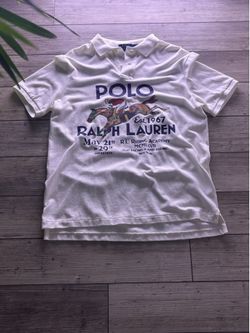 Polo Ralph Lauren white polo shirt with horse graphic. Size M