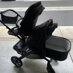 Uppababy Vista V2 stroller and bassinet