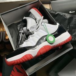 Air Jordan 11 Retro Low Concord Bred