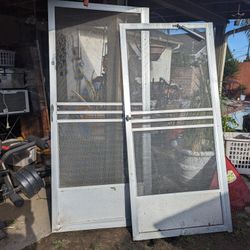 Standard Aluminum Screens in Great Condition 