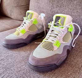 Air Jordan IV Retro SE Mid Neon 95 size 12
