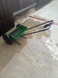 Scott’s Acugreen 1000 fertilizer, grass spreader.
