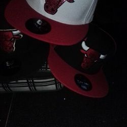 4chicago Bulls Hats And Ane Vans Hat Selling Them All Together For50.00