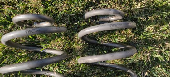 Rear Lowering Belltech Springs 3 inch drop with brand new front seat bar links