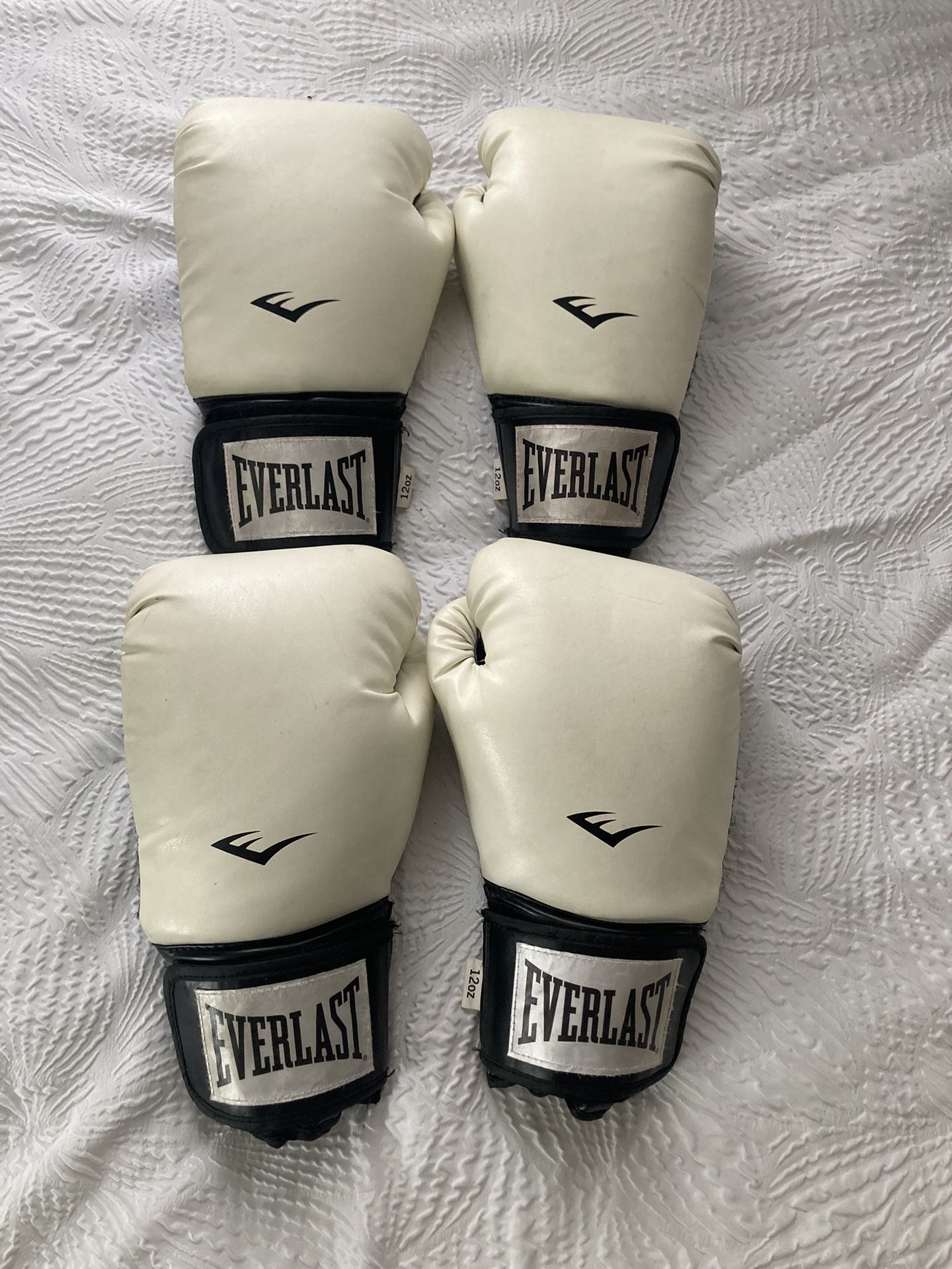 2 Pairs Everlast Boxing Gloves