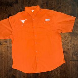 Men’s UT Columbia size LARGE