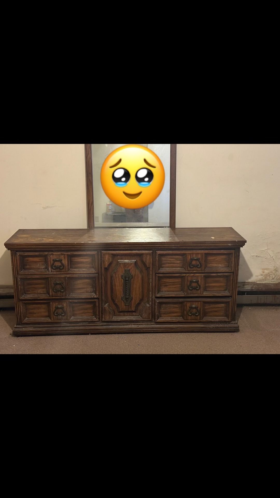 Dresser With Mirror