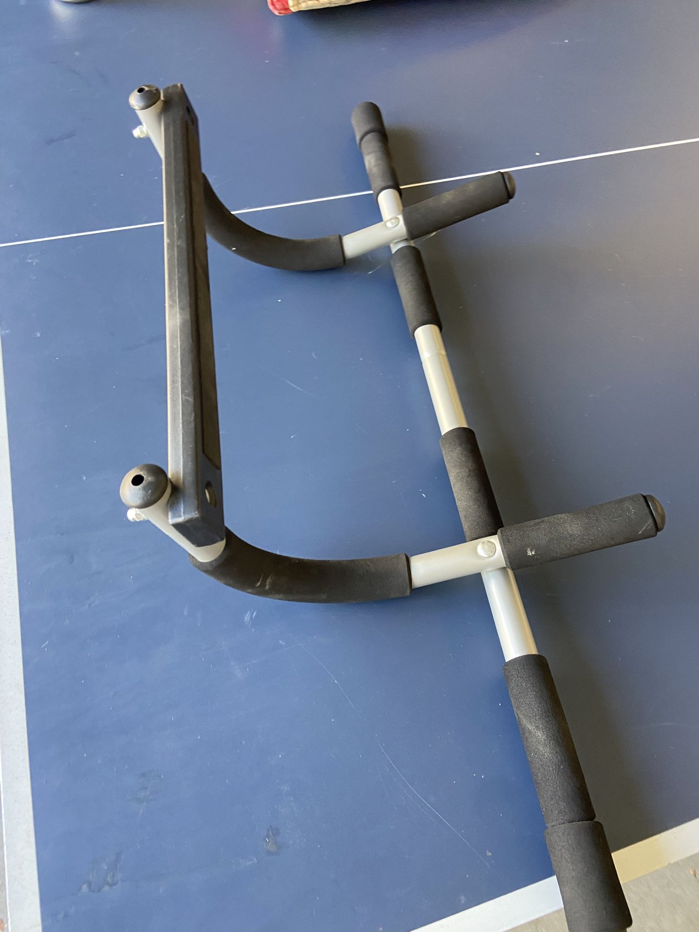 Pull up bar door frame 