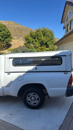Camper shell