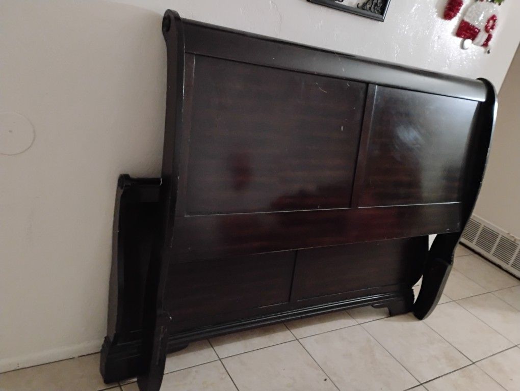 Queen Headboard And Footboard 