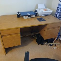 30x60 oak desk . Black leather .