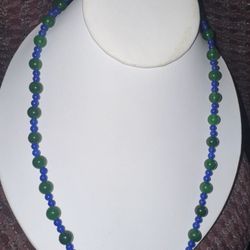 Stunning Green Chalcedony & Dragons Vein Agate Beaded Necklace 
