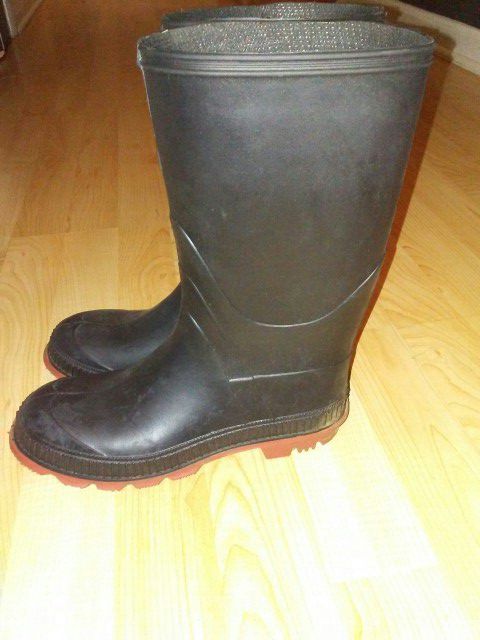 Nordstrom's Like New Rain & Mud Boots Boys Size 4