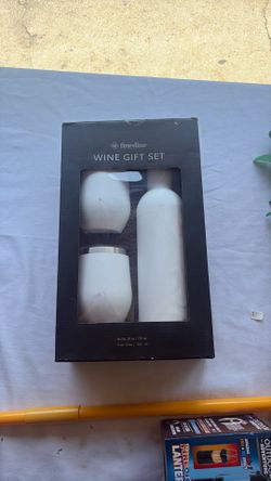 Wine gift set for on the go
