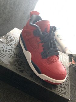 Jordan 4s
