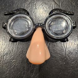  Nose Magnifying Glasses