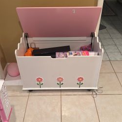Girls Toy Box/Bench