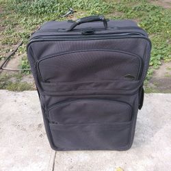 !! Suitcase 33 In Height 20 Width