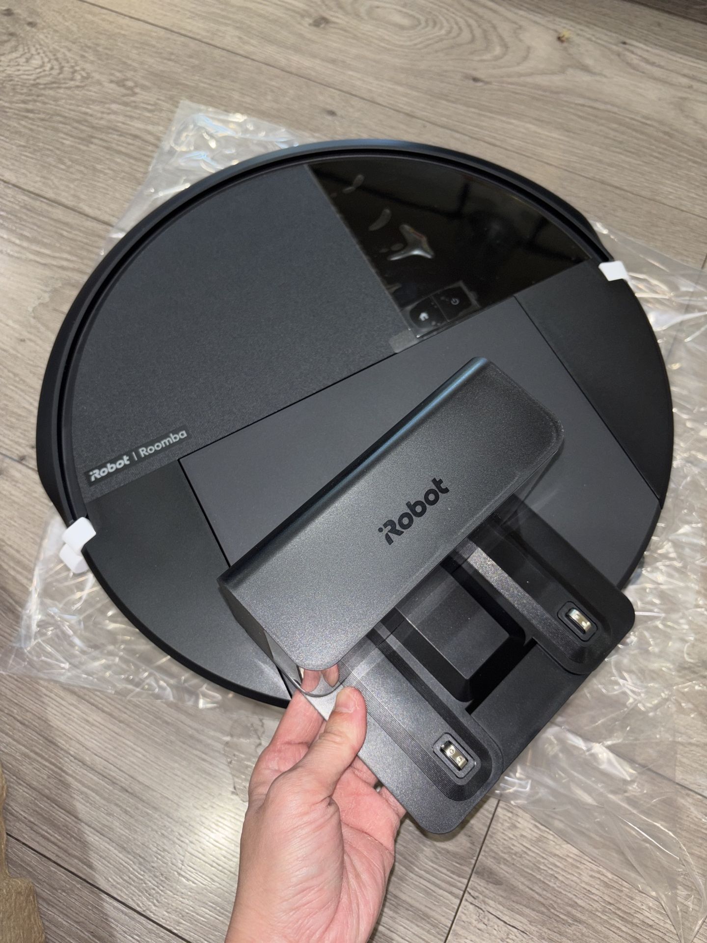 Roomba® 205 DustCompactor™ Combo Robot