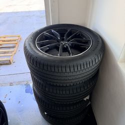 Brand new set of AMG G wagon wheels 20 inch