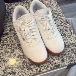 Women’s Reebok Size 7.5