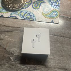 AirPods 4 Noise Cancellation 