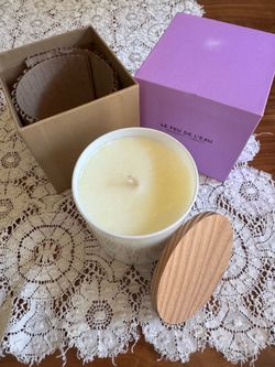 Le Feu de L’Eau Artisanal Boutique Candle – Violet (Grapefruit & Tobacco) – New in Box