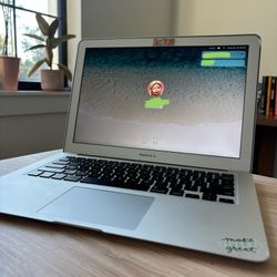 2015 MacBook Air (13 Inch)