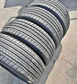 235 45 18 Michelin Tires Con 80% de Vida Las 4
