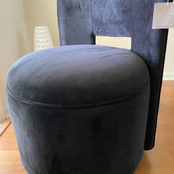 BRAND NEW Black 360° Swivel Storage Chair