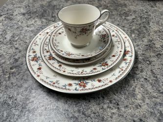 Noritake Dinner and Serving Set
