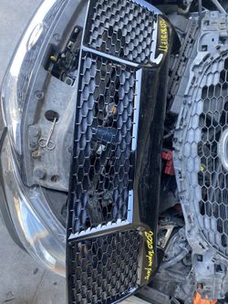 2019-2020 Toyota Yaris Grille