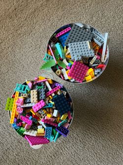 Miscellaneous Pieces Of Mixed Legos
