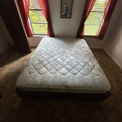 Queen Bed 